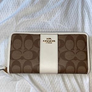 coach wallet BRAND NEW